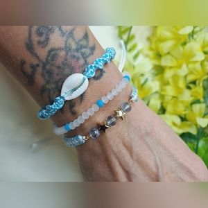 Set of three friendship bracelets/adjustable bracelets/elastic bracelets/shells